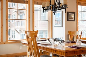 Condo, 3 Bedrooms | Dining