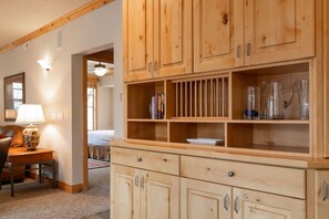 Condo, 3 Bedrooms | Private kitchen