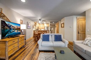 Living area | Smart TV