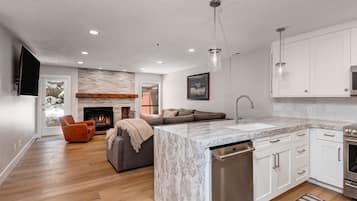 Kondominium, 2 kamar tidur | Dapur pribadi | Lemari es, mesin pembuat kopi/teh, dan pemanggang roti