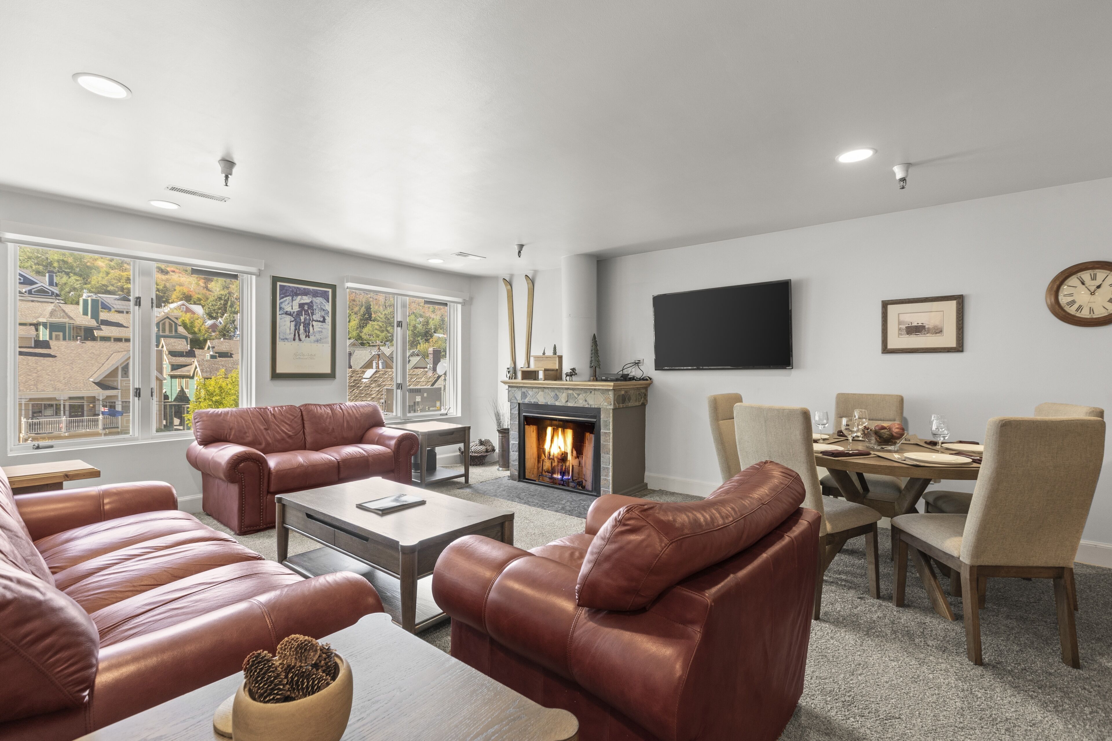 Condo, 2 Bedrooms | Living area | Smart TV