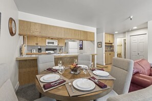 Condo, 2 quartos | Opções para refeição