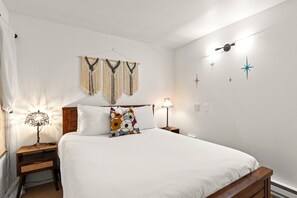 Appartement, 1 slaapkamer | 1 slaapkamer, een strijkplank/strijkijzer, gratis wifi