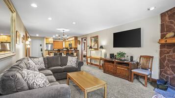 Apartamento, 3 habitaciones | Zona de estar