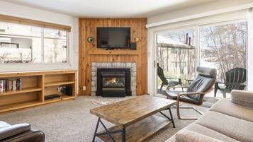 Condo, 2 Bedrooms | Interior