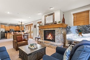 Condo, 3 Bedrooms | Living area | Smart TV