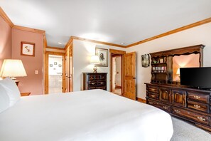 Appart'hôtel, 3 chambres | 3 chambres, fer et planche à repasser, Wi-Fi gratuit