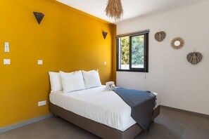 4 chambres, fer et planche à repasser, Wi-Fi gratuit, draps fournis