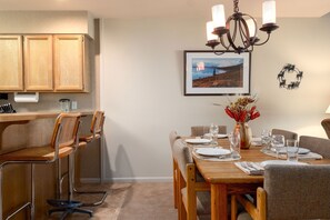 Dining - Snow Flower 159 2 Bedroom Condo by RedAwning (Park City)