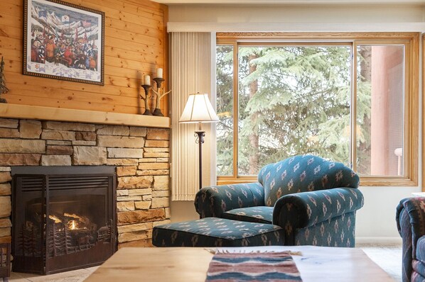 Condo, 2 Bedrooms | Interior