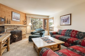 Condo, 2 Bedrooms | Living area