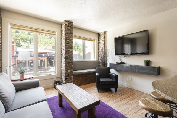 Condo, 1 quarto | Área de estar