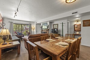 Dining - Park Station 121 2 Bedroom Condo by RedAwning (Park City)
