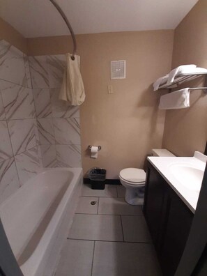 Bathroom - Happy Stay Inn (Hannibal)