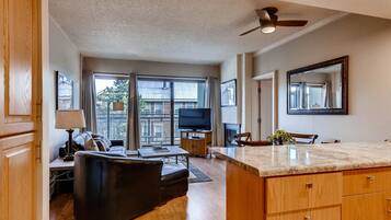 Bathroom | Towels, shampoo