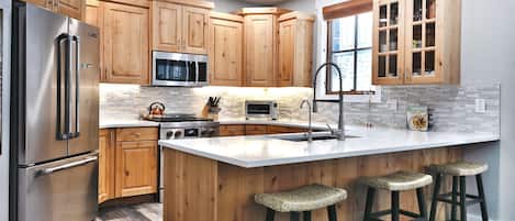 Condo, 3 Bedrooms | Private kitchen | Fridge, coffee/tea maker, toaster