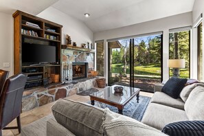 公寓式客房, 2 间卧室 | 起居区