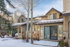 Condo, 2 Bedrooms | Exterior