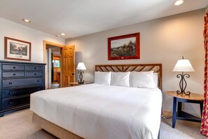 Apartamento, 3 habitaciones | 3 dormitorios, tabla de planchar con plancha, wifi gratis