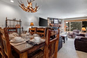 Apartamento, 3 habitaciones | Restauración