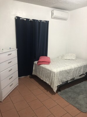 1 bedroom, WiFi, bed sheets - It’s located in the middle of the island (Federicksted)
