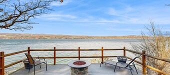 Lakefront home & studio with and two firepits - close to attractions