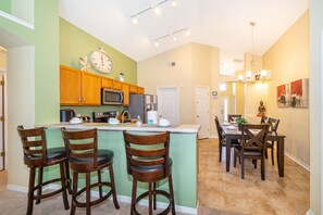 Dining - Great Pool Villa with Water View near Disney (Clermont)