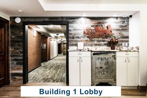 Condo, 2 phòng ngủ | Bếp riêng | Tủ lạnh, dụng cụ pha cà phê/trà, lò nướng bánh mì 