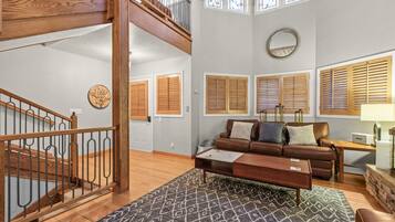 聯排別墅, 3 間臥室 | 起居區 | 智慧型電視