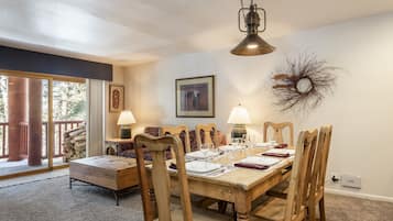 Bloc d'apartaments, 2 dormitoris | Servei de restauració