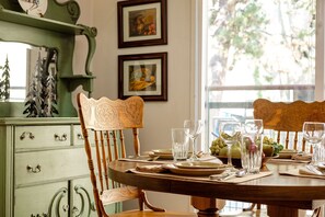 In-room dining - Edelweiss Haus H 2 Bedroom Condo by RedAwning (Park City)