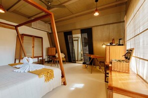 高級客房 (Premium Balcony) | 書桌、免費無線上網、床單
