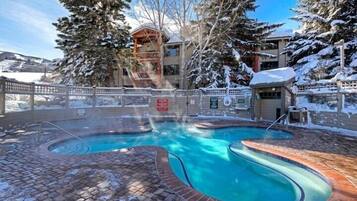 Huoneisto, 3 makuuhuonetta | Uima-allas | Lämmitetty uima-allas