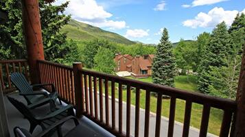 Huoneisto, 3 makuuhuonetta | Näkymä parvekkeelta