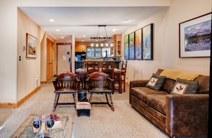 Condo, 2 Bedrooms | Living area