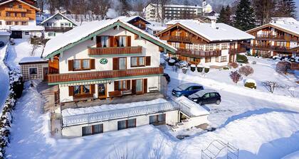 Ferienhaus Ostara Balk/terr., 6 Schlafz.m. Du/wc, 1 Wohnz., Aufenthaltsraum, Max. 12 Pers