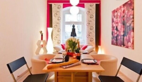 Dining - City Apartment 'buddha' - Zentrale Lage, (Berlin)