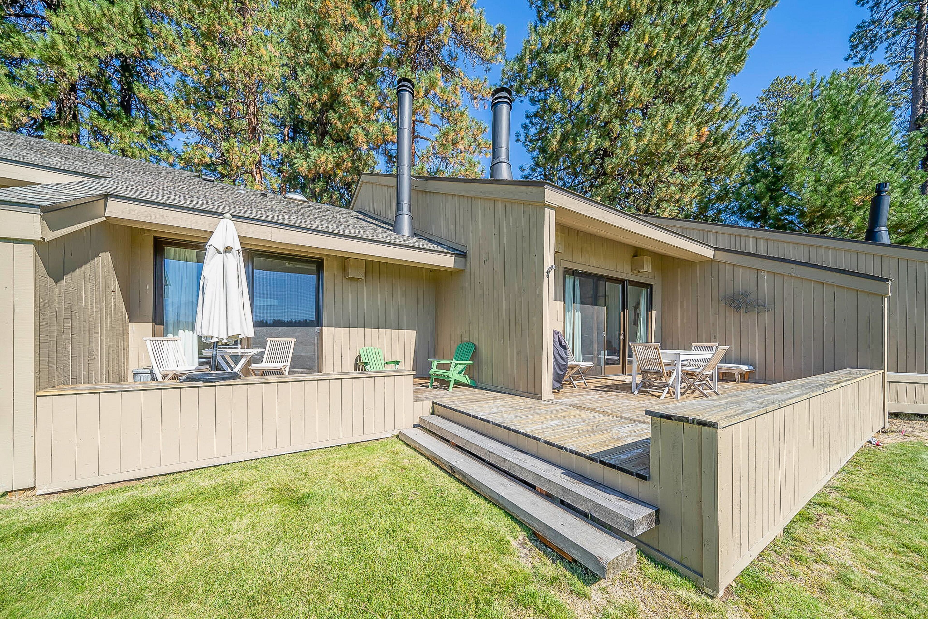 Multi-home property with washer/dryer, fireplaces, pools, tennis, spa & gym