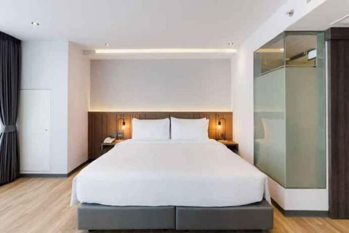 Egyptian cotton sheets, premium bedding, desk, iron/ironing board