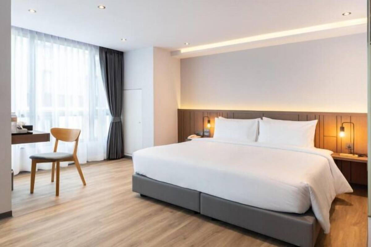 Egyptian cotton sheets, premium bedding, desk, iron/ironing board