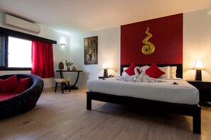 Honeymoon Studio Suite