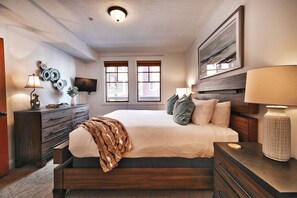 Condo, 3 Bedrooms | 3 bedrooms, individually decorated, individually furnished