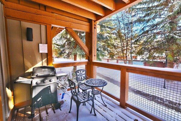 Condo, 3 Bedrooms | BBQ/picnic area