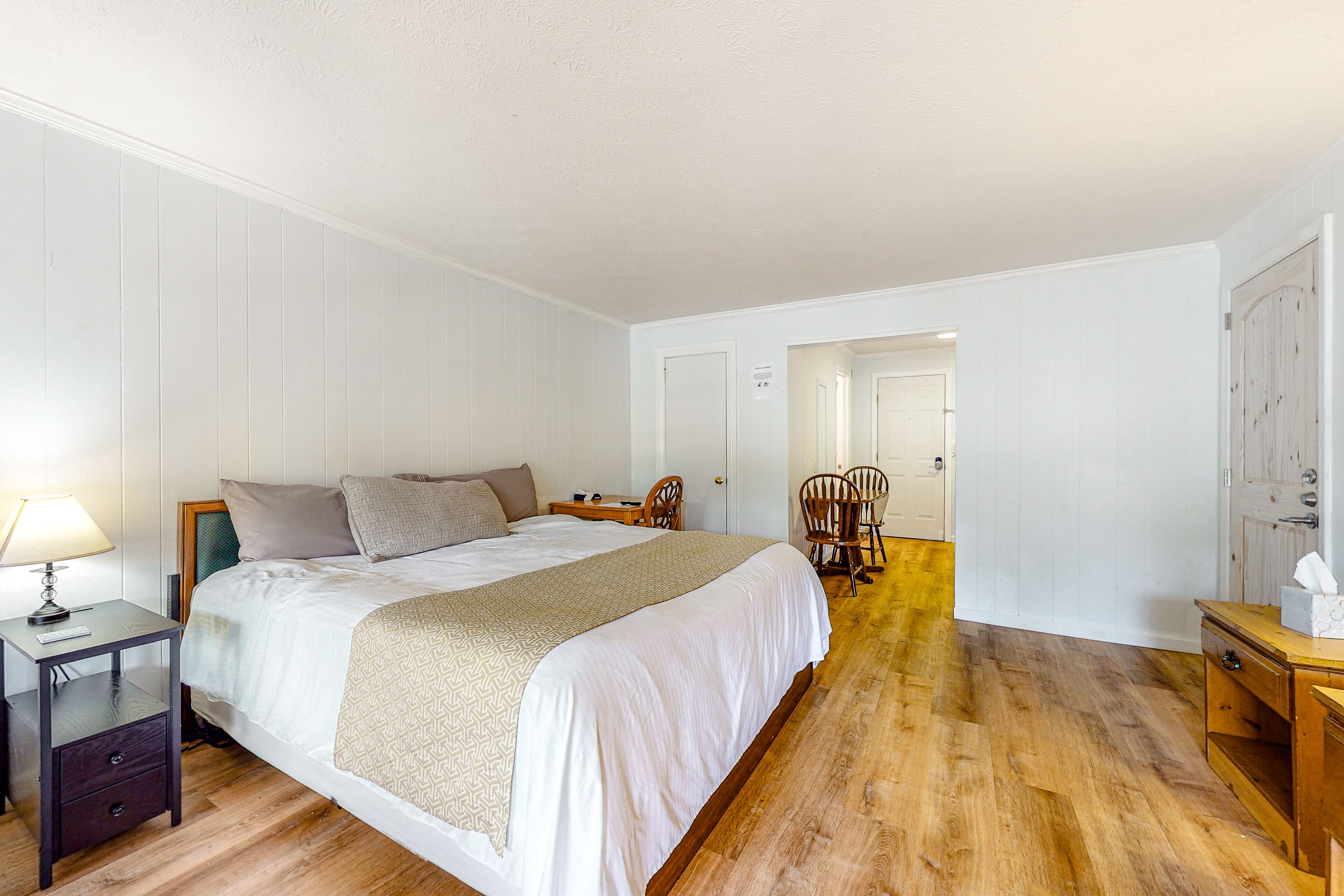 Dog-friendly lakefront condos with pool, canoes, & WiFi - in a perfect location