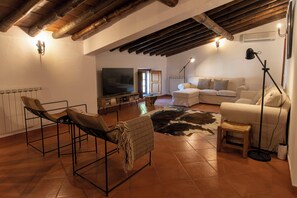 Smart-tv och eldstad