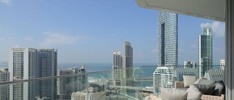 Deluxe Apartment | Balcony