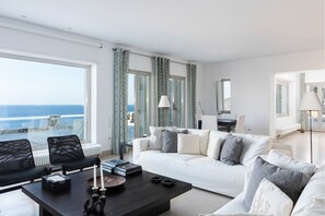 Villa | Living area