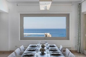 Villa | Dining room