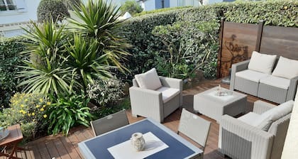 Apartment in small residence 300 m from beach and town center