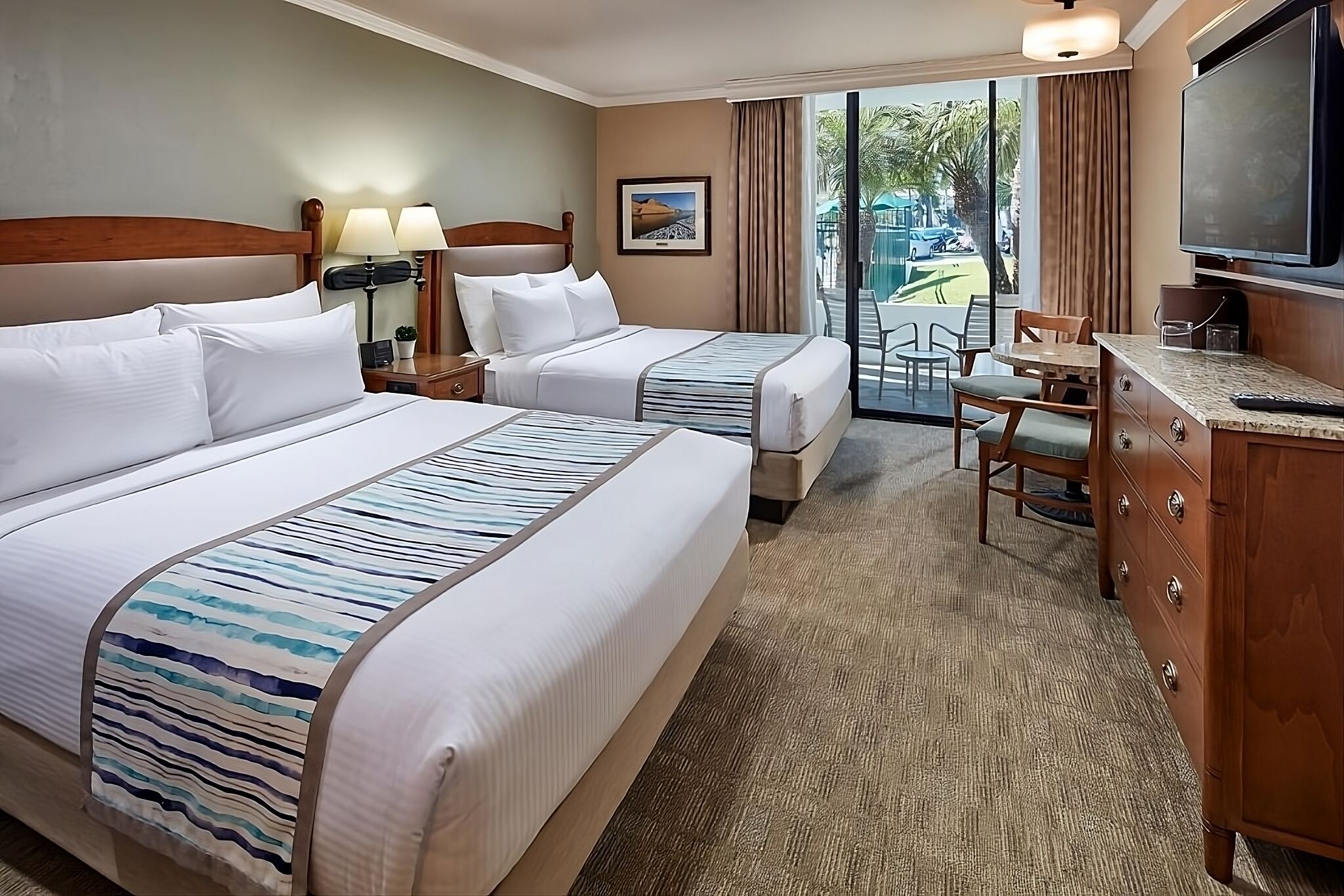 One Room | Heated Pool | Private Parking | Near Beach - San Diego, CA